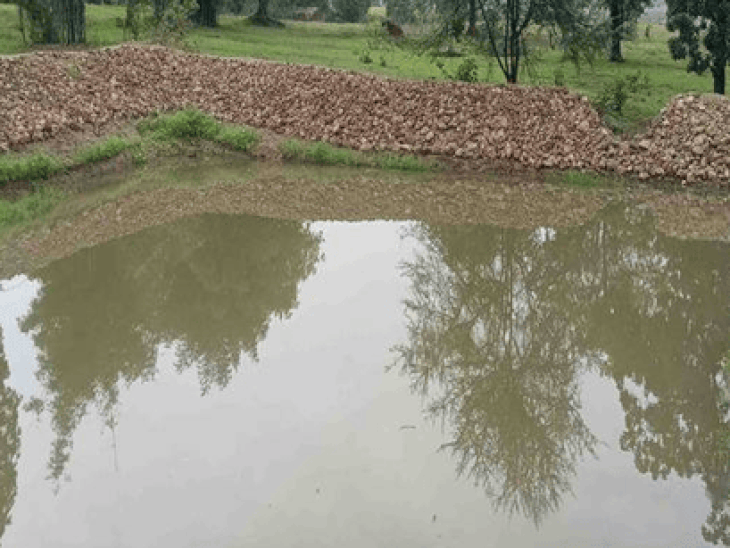 funds-exhausted-for-pm-housing,-rural-roads-in-mp:₹704-crore-mgnrega-dues-pending-with-centre;-₹94-crore-social-security-funds-still-lying-unused