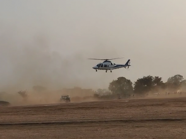 cm’s-helicopter-wobbles-mid-air-after-takeoff:moves-backward-in-khandwa,-hovers-briefly,-then-resumes-full-flight