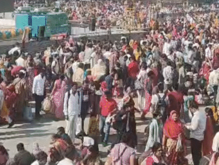 devotee-turnout-missing-at-kubereshwar-dham-on-maha-shivratri:impact-of-no-rudraksha-distribution;-pandit-pradeep-mishra-explains-the-reason
