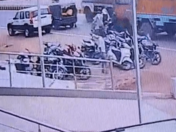 speeding-truck-runs-over-bikers-in-guna:one-dead,-four-dragged-up-to-30-metres,-three-critical