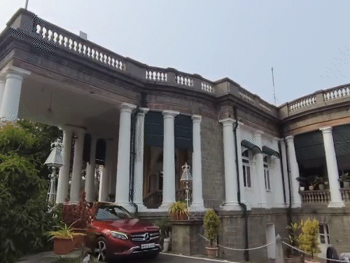 governor-fumes-over-filth-in-indore,-skips-meal:cockroaches,-rotten-potatoes-found-at-residency-kothi;-staff-say-unpaid-for-2.5-years