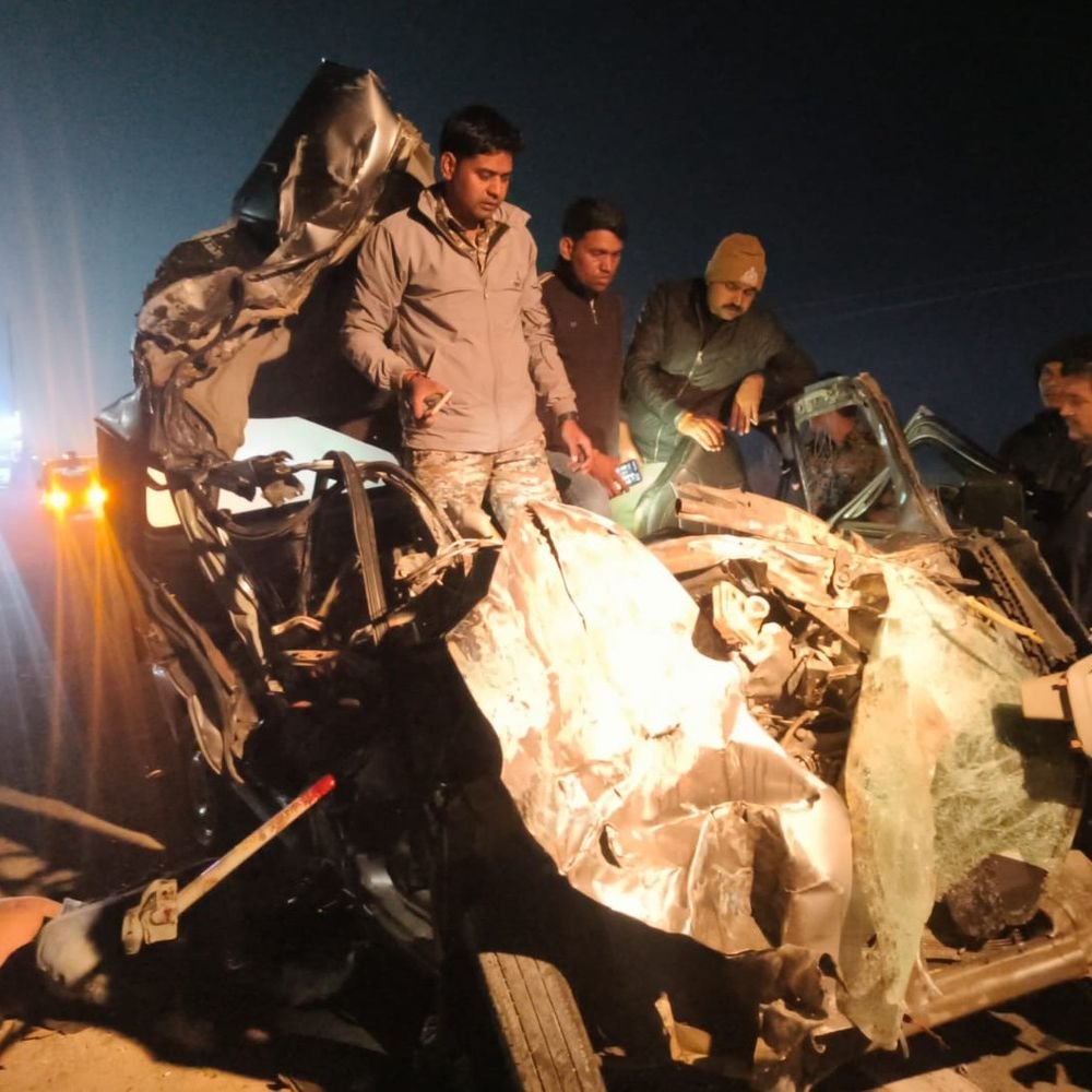 5-die-in-bus-van-head-on-crash:6-seriously-injured-in-accident-on-bhind’s-nh-719