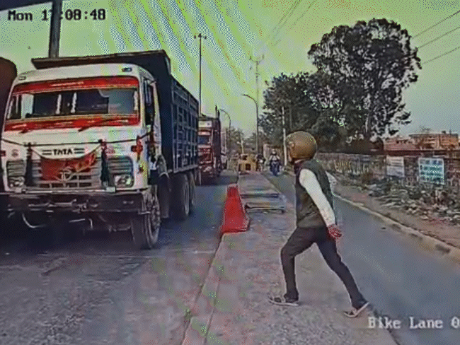 firing-at-baretha-toll-plaza-on-gwalior-bhind-highway:threat-letter-demands-6-lane-road,-warns-of-escalation