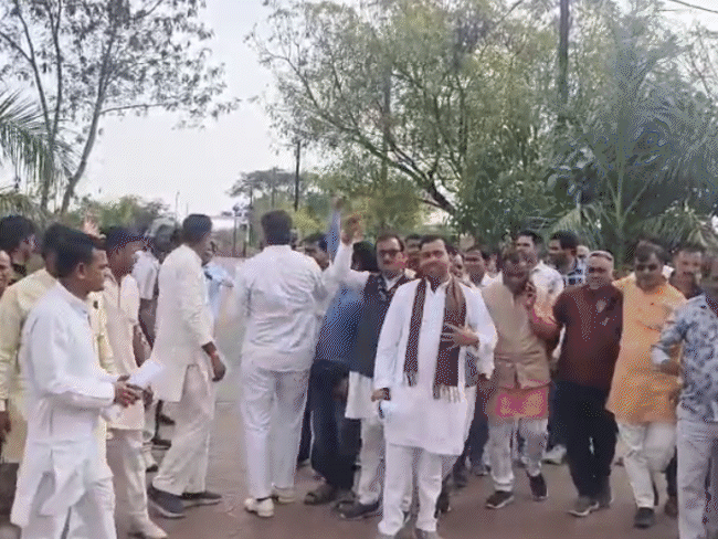 sarpanch-slaps-youtuber,-fir-after-13-days:24-village-heads-complain,-say-he-blackmails-posing-as-journalist;-audio-surfaces