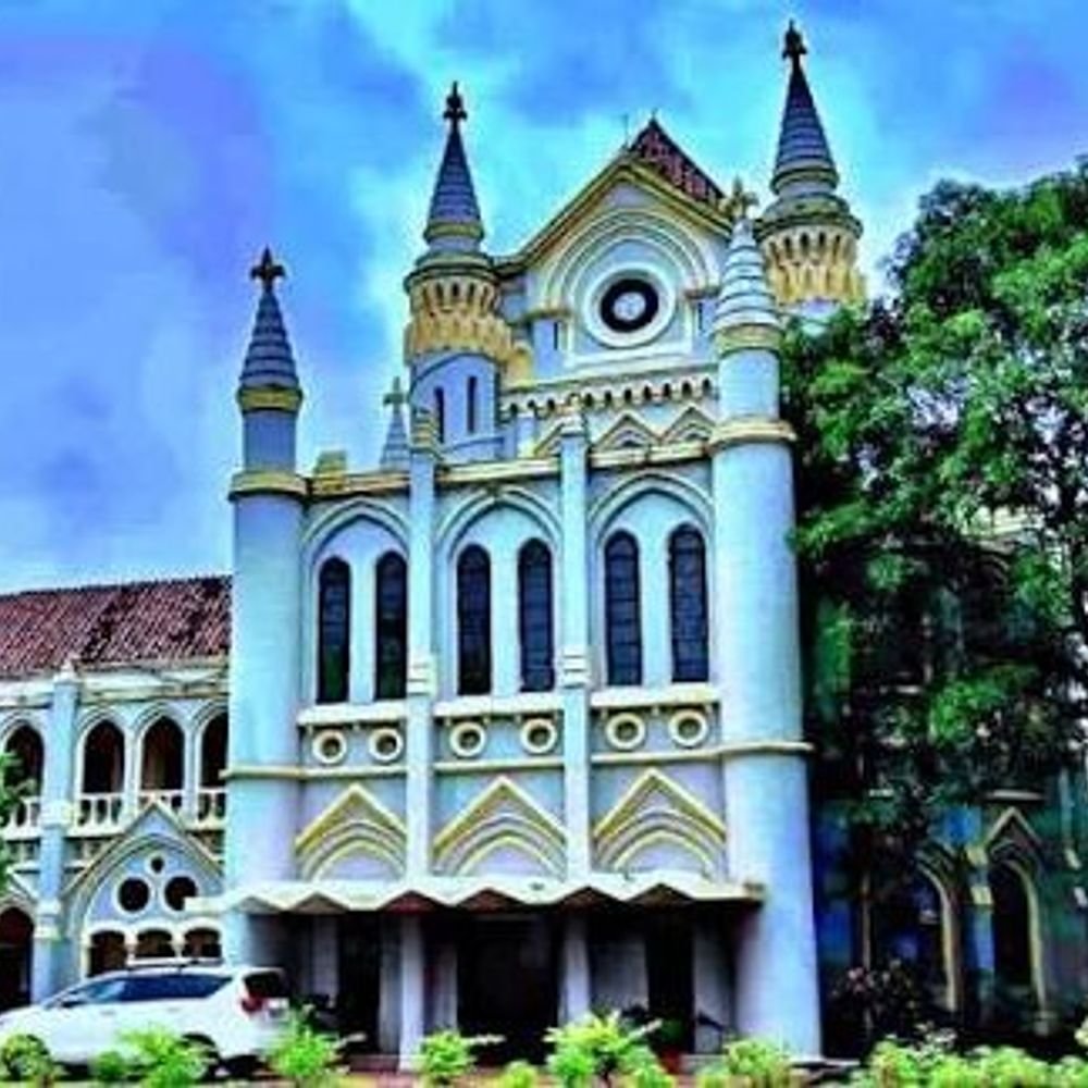 high-court-seeks-explanation-on-22,000-vacant-posts-for-disabled:notice-to-principal-secretary-of-gad-and-md-of-mpwlc