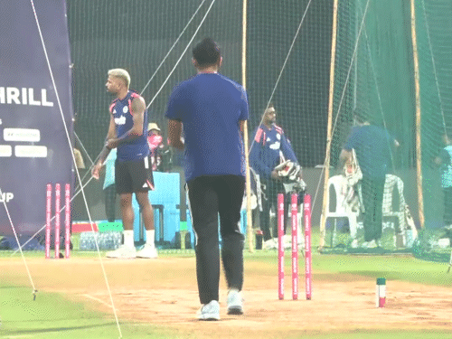 team-india-delays-training-due-to-lunar-eclipse:men-in-blue-arrive-late-for-practice-at-wankhede-before-semifinal-vs-england