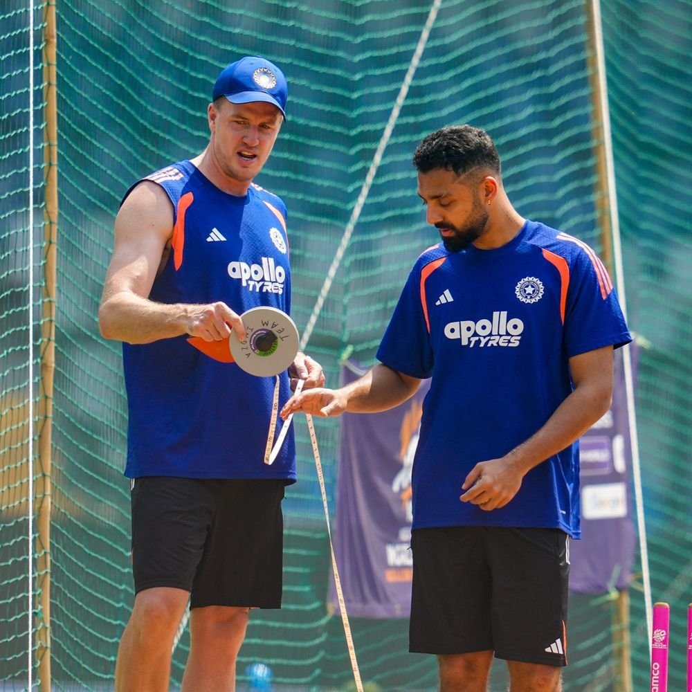 morkel-backs-abhishek-sharma,-calls-dew-a-‘concern’:curran-makes-cummins-like-promise,-says-wankhede-will-be-‘quiet’
