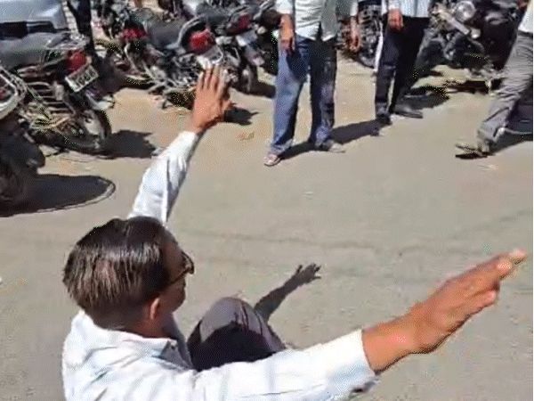 angry-residents-surround-bjp-mla-over-road-widening:women-cry-and-storm-party-office-over-threatened-homes