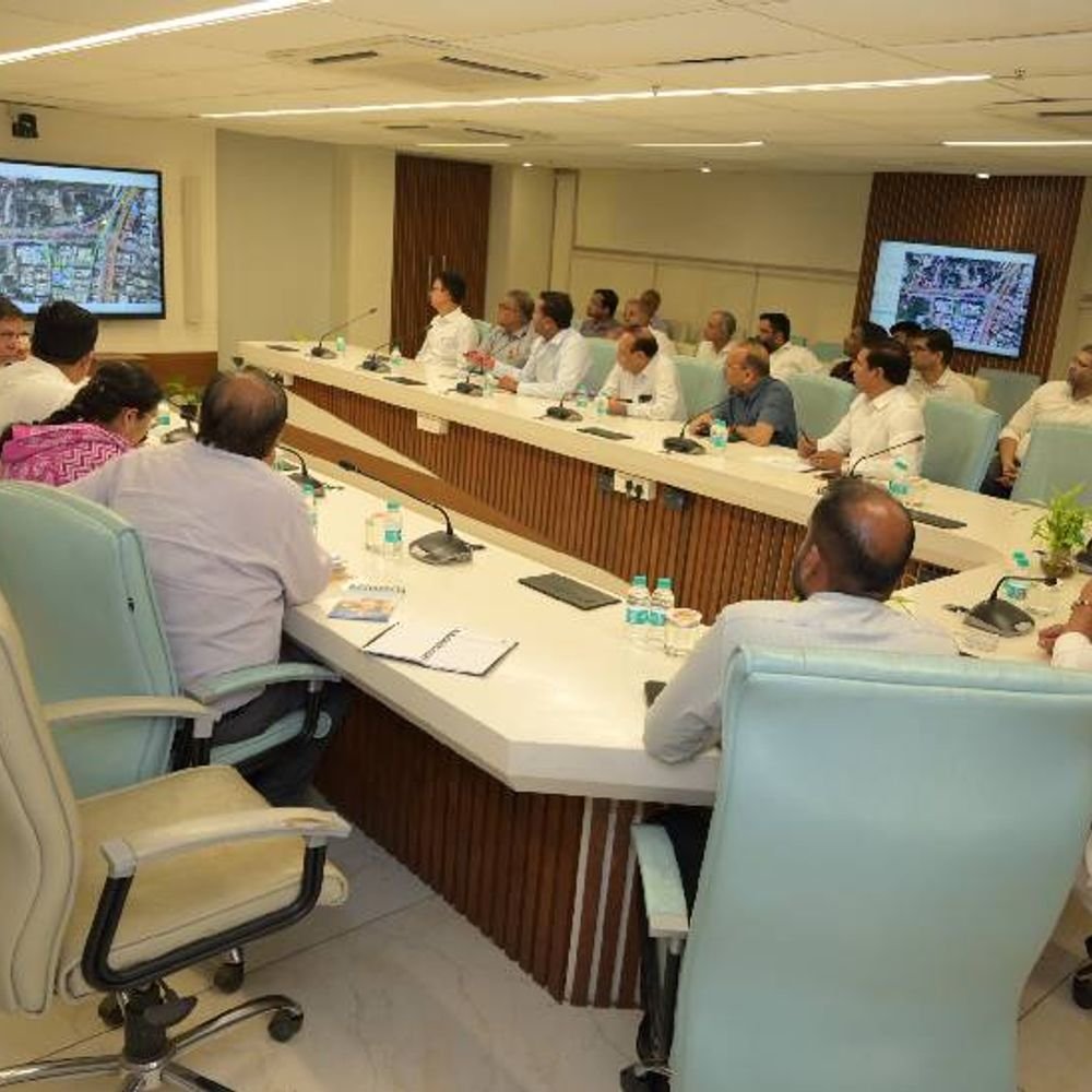 one-road,-three-depts,-vijayvargiya’s-coordination-mantra:officials-told-to-avoid-delays-and-finish-major-works-ahead-of-simhastha