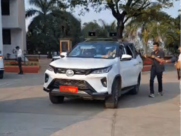 vip-culture-hooters-thrive-illegally-in-madhya-pradesh:shopkeepers-advise-hiding-them-inside-bonnet-to-evade-police