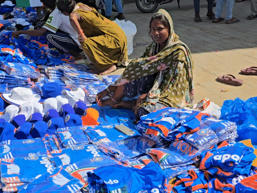 ahmedabad-turns-cricket-fever-into-smart-businesses:homes-shops-near-stadium-turn-into-locker-rooms;-players-seen-relaxing-in-city-cafes