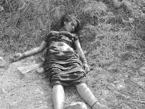 woman-found-dead-on-garbage-heap-in-jabalpur:sharp-weapon-injuries-on-neck-and-stomach;-police-try-to-establish-identity