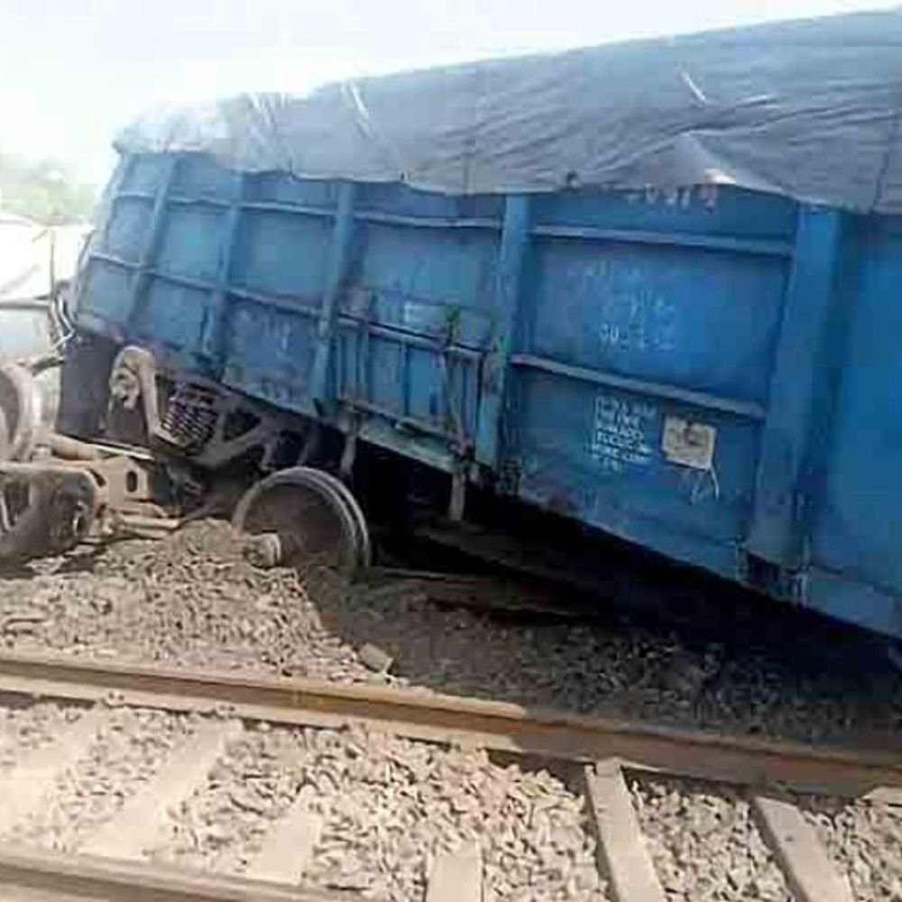 6-wagons-of-goods-train-derail:rail-traffic-halted-on-katni–bilaspur-section,-siren-sounded-in-jabalpur