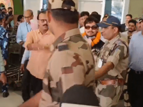 ishan-kishan-replies-to-‘shame-on-team-india’-remark:kirti-azad-criticised-surya-and-jay-shah-for-celebrating-with-trophy-in-temple