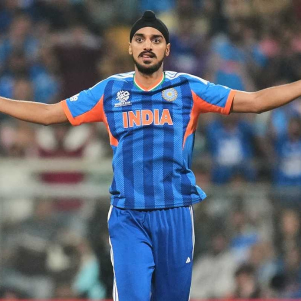 arshdeep-singh-fined-for-throwing-ball-at-daryl-mitchell:15%-of-match-fees-deducted,-bowler-handed-one-demerit-point