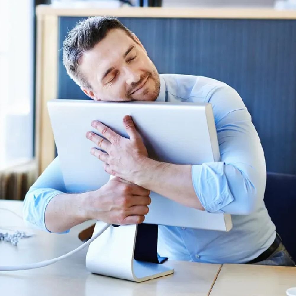 दफ्तरों-में-जॉब-हगिंग-का-ट्रेंड:लोगों-के-लिए-अब-वेतन-वृद्धि-से-ज्यादा-जरूरी-पक्की-नौकरी;-धीमी-हायरिंग,-महंगाई-छंटनी-का-डर-और-एआई-का-असर-भी-वजह