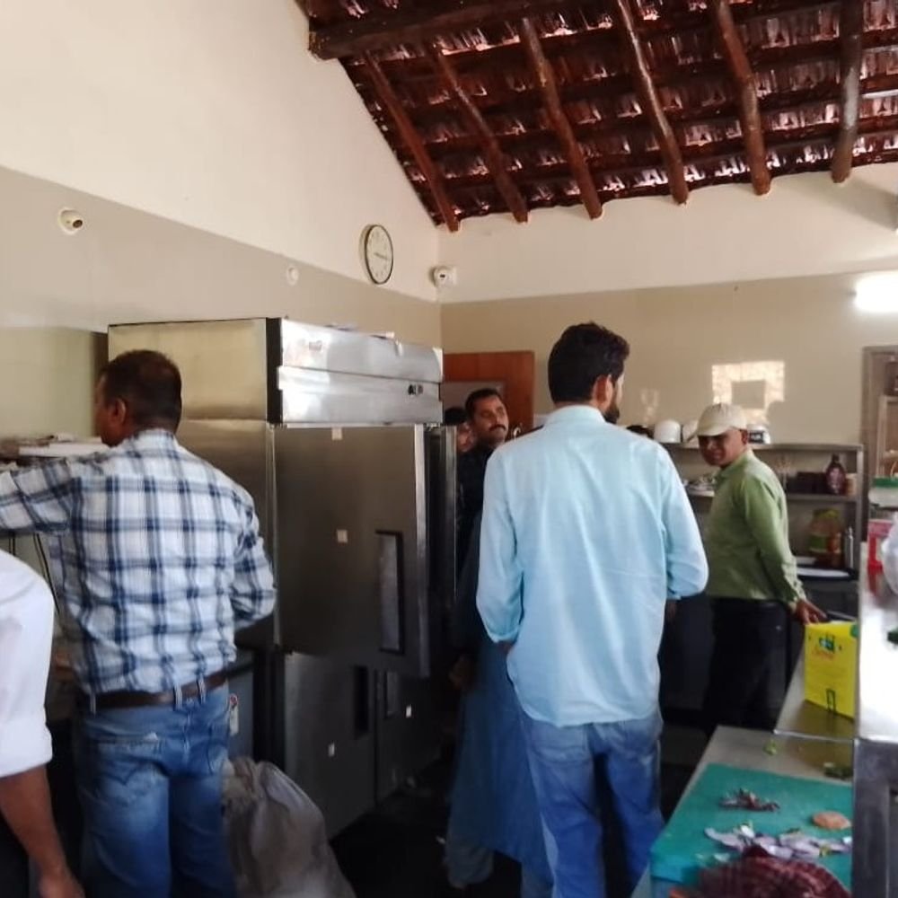 probe-into-resort-near-satpura-tiger-reserve-continues:after-seizure-of-wildlife-body-parts,-officials-find-expired-food-items-being-served