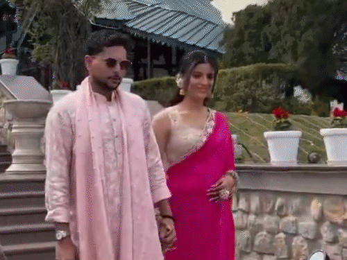 kuldeep-yadav-grooves-with-bride-vanshika:yuzvendra-chahal-and-rinku-singh-dance-their-heart-out-during-haldi