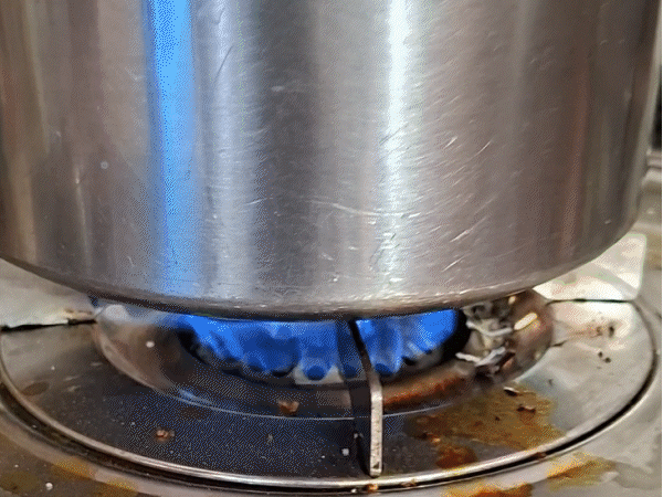 no-lpg-tension-in-this-jabalpur-village:75%-homes-use-biogas-stoves,-also-won-the-president’s-award-for-cleanliness