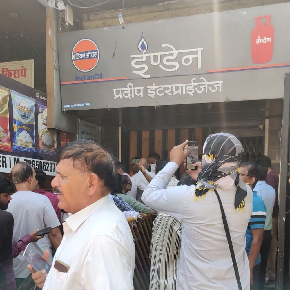 india-books-77-lakh-new-lpg-cylinders-refills:bookings-fall-after-government-appeal;-more-people-apply-online