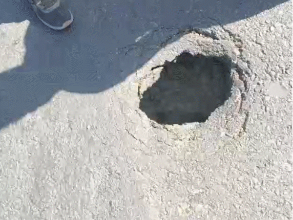 nh-39-caves-in-at-sidhi,-forming-deep-tunnel-like-pit:3-accidents-in-2-days;-pwd-says-outside-its-jurisdiction