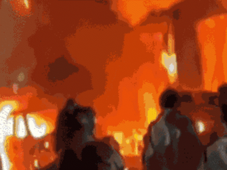 indore-fire-incident-raises-questions-over-delay:eyewitnesses-say-fire-brigade-took-an-hour-to-cover-5-km;-flames-spread-to-2nd-floor