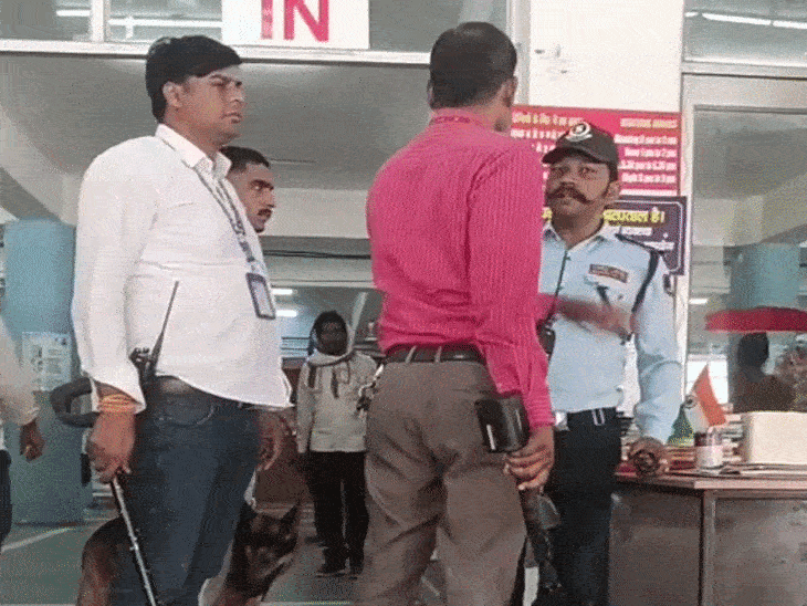 fake-bomb-threat-in-bhopal-to-target-court-and-university:e-mail-spoke-of-serial-blasts-after-‘zohr-namaz’