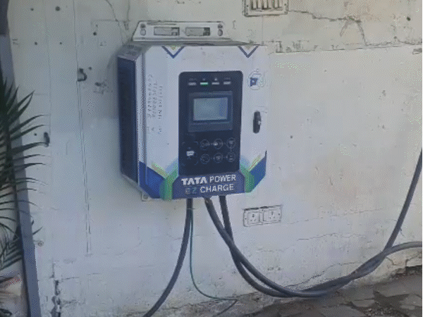 50,000-evs,-just-350-charging-stations-in-indore:how-safe-is-home-charging?-8-deaths-in-recent-incident-raise-concern