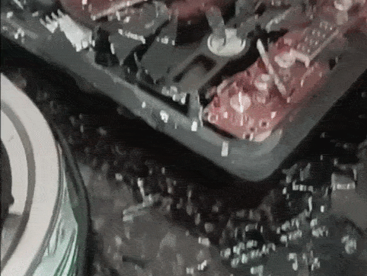 induction-blast-during-cooking-creates-panic:mother-and-child-narrowly-escape;-family-says-it-was-purchased-6-months-ago-with-3-year-warranty