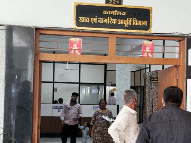 remains-found,-family-rejects-police-claims-in-indore-ev-incident:illegal-stockpiling-of-12-cylinders-surfaces,-food-dept-to-probe