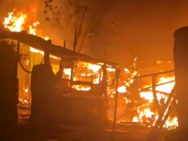 two-gas-cylinders-explode-in-pandhurna-town:three-houses-destroyed-in-massive-fire;-residents-escaped-safely