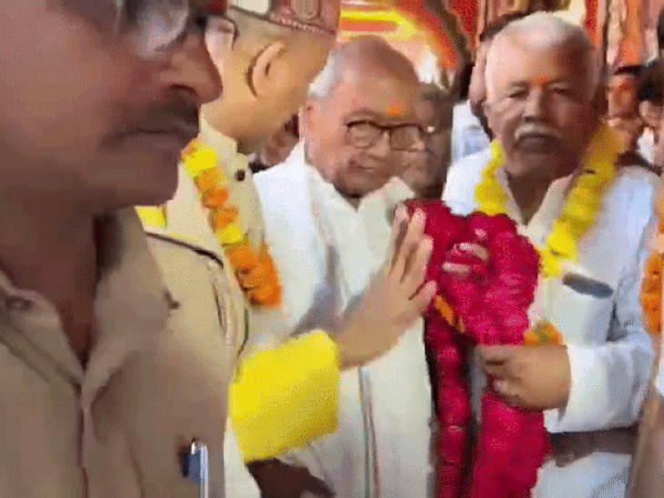 digvijaya-singh-visits-ram-temple-in-ayodhya-for-first-time:congress-leader-says,-‘faith-must-not-be-used-for-politics’