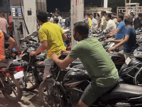 govt-cuts-excise-duty-on-petrol,-diesel-by-₹10,-₹13:fuel-prices-will-not-increase-for-now