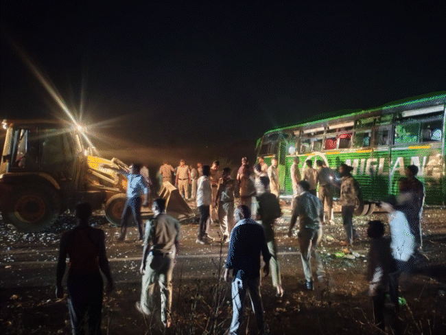 15-painful-images-from-chhindwara-bus-crash:10-dead,-over-30-injured,-bodies-lay-on-road-as-injured-cried-for-help