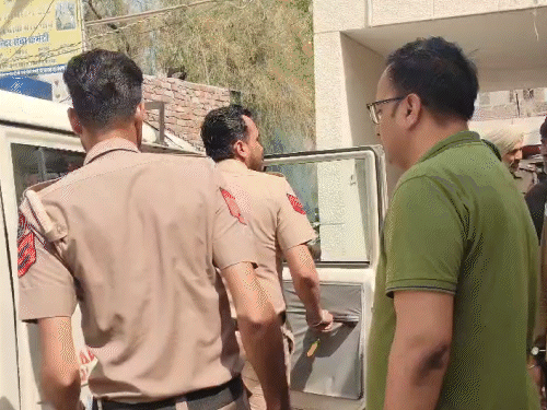 ex-army-captain-convicted-of-wife’s-murder-held:arrested-from-pandhurna-living-undercover,-working-at-raymond-unit-after-fleeing-life-term