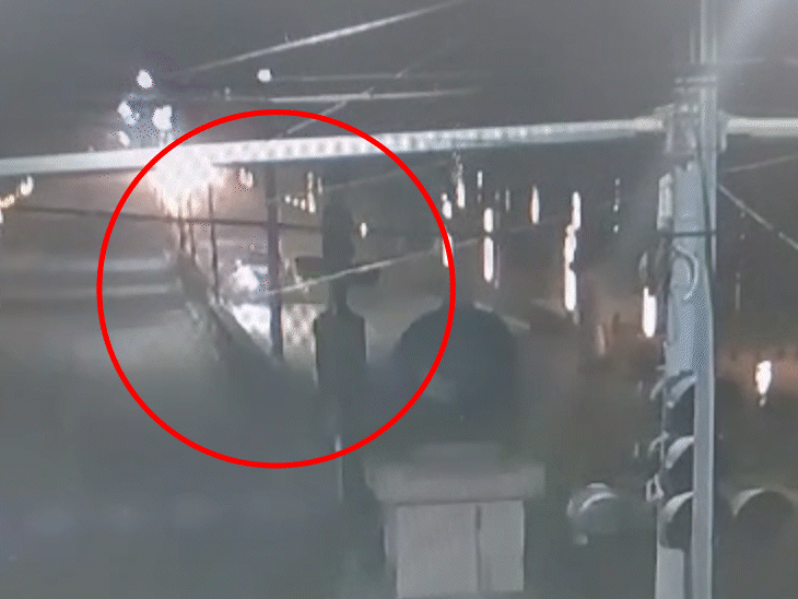 live-video-of-5-deaths-in-road-accident-in-gwalior:speeding-scorpio-collides-with-auto-rickshaw;-crashes-into-tree-at-double-speed