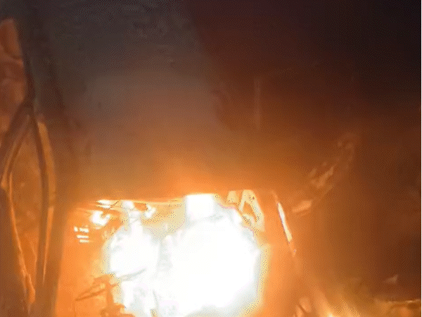 8-year-old-recalls-burning-car,-says-everyone-was-crying-for-help:fire-broke-out-while-returning-from-balaghat,-3-killed