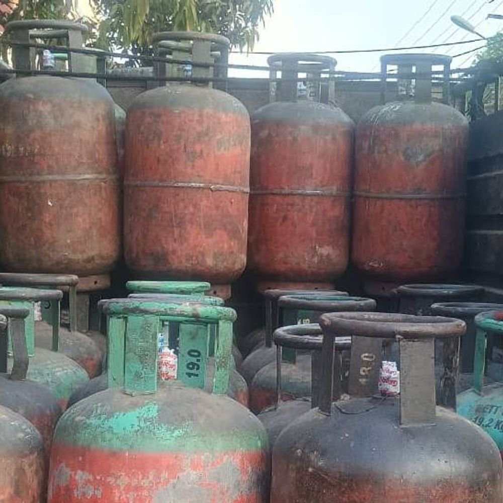 commercial-lpg-cylinder-prices-rise-by-₹195:bhopal-₹2,084,-indore-₹2,186,-gwalior-₹2,307,-rewa-has-the-highest-rate