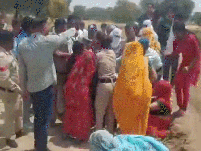 stone-pelting-on-revenue-team-during-anti-encroachment-drive:government-land-cleared-in-ujjain;-police-arrest-3-people