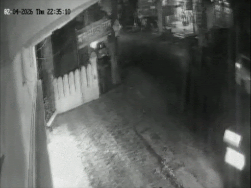 bolero-crashes-into-wall,-2-killed-despite-airbags-deploying:victims-trapped-for-long-time;-2-of-4-injured-remain-critical-in-betul