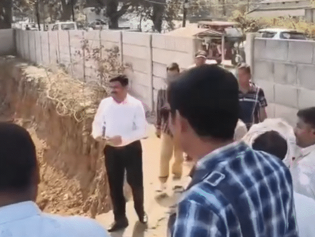 pm-housing-under-threat-for-dj-plaza:victims-say-utilities-cut,-homes-weakened;-action-continues-despite-cm-move