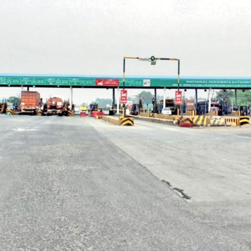 commuters-hit-by-high-tolls-on-indore-routes:poor-roads,-delays-and-incomplete-work-add-to-daily-travel-woes