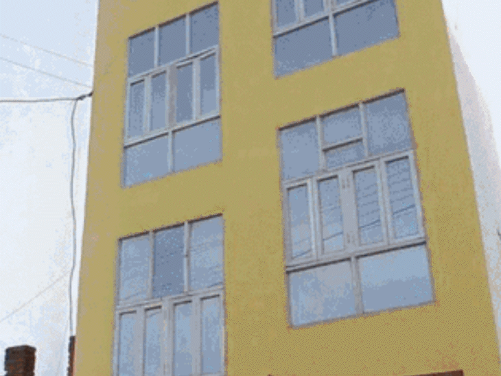 3-storey-lodge-collapses-in-anuppur:2-dead,-rescue-operation-underway,-fears-of-more-people-trapped-under-debris