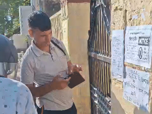 si-भर्ती-एग्जाम-एंट्री-के-लिए-सेंटर्स-पर-अभ्यर्थियों-की-लाइन:41-शहरों-में-3.85-लाख-से-ज्यादा-कैंडिडेट्स-देंगे-परीक्षा;-सुरक्षा-के-कडे़-इंतजाम