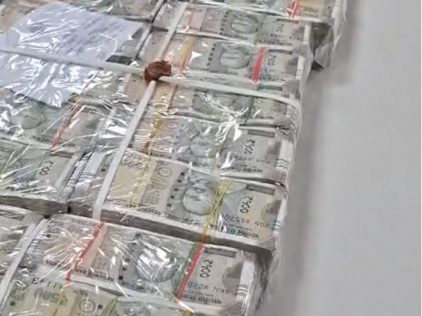 ‘found-gold-while-digging,-will-sell-at-₹12-lakh/kg’:jabalpur-doctors-duped-of-₹1.55-crore;-haryana-gang-caught-in-jhansi