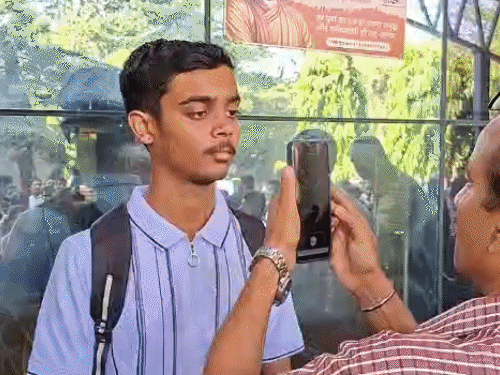 indore-hosts-nda-na-and-cds-exams-today:5,493-candidates-at-13-centres;-face-authentication-made-mandatory