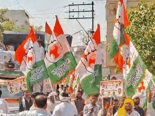 youth-congress-protest-in-jabalpur-over-trade-deal:police-use-water-cannons-on-workers-heading-to-surround-collectorate