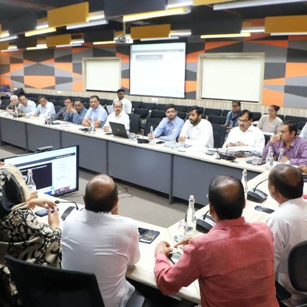 indore-mic-supports-nari-shakti-vandan-act:₹20-crore-link-road-cleared,-25-smart-toilets-approved;-civic-events-to-begin-with-national-song-and-anthem