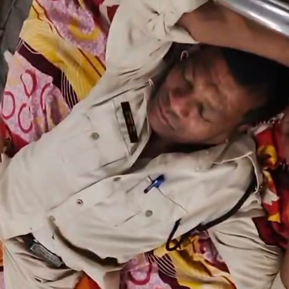 3-police-personnel-create-chaos-in-hospital-in-drunken-state:urinate-in-dustbin,-place-uniforms-on-drip-stand,-lay-on-patients’-beds