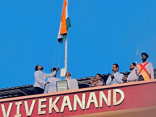 9-year-old-boy-dies-after-bee-attack:child-left-untreated-for-30-minutes;-notice-issued-to-school,-probe-ordered